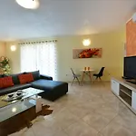 Family Friendly House With A Swimming Pool Mofardini, Istria - Sredisnja Istra - 20586 בית נופש *