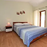 בית נופש Family Friendly House With A Swimming Pool Mofardini, Istria - Sredisnja Istra - 20586 *