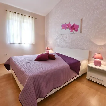 Holiday home Family Friendly House With A Swimming Pool Mofardini, Istria - Sredisnja Istra - 20586