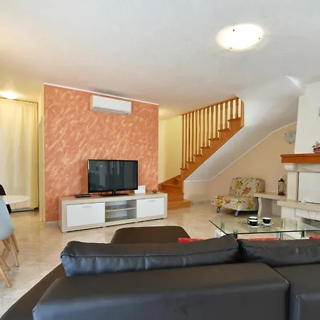 Holiday home Family Friendly House With A Swimming Pool Mofardini, Istria - Sredisnja Istra - 20586