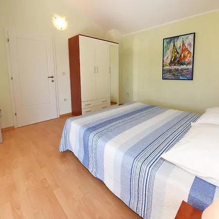Family Friendly House With A Swimming Pool Mofardini, Istria - Sredisnja Istra - 20586 Holiday home Mofardini